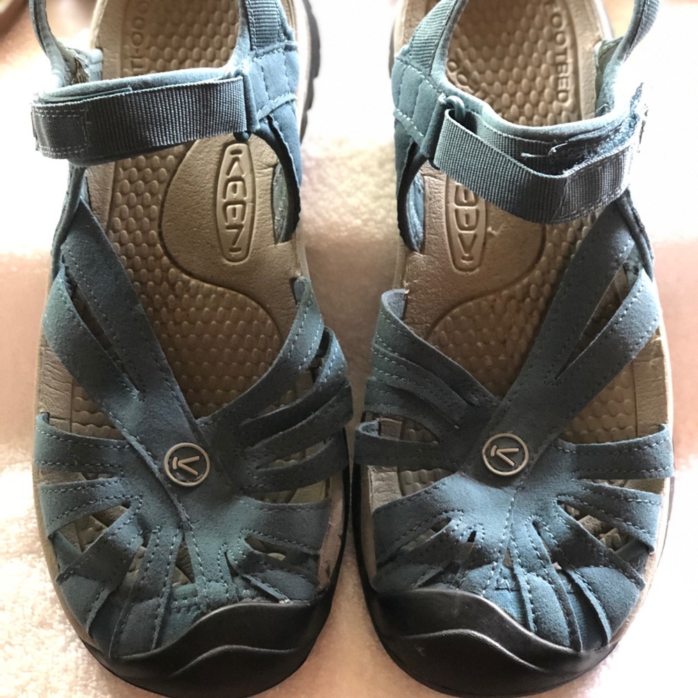 KEEN sandals size 8